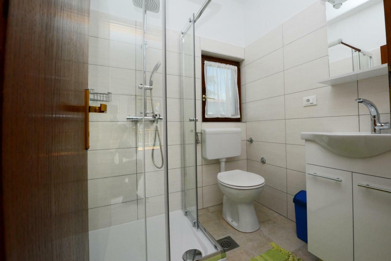 Beautiful Apartments First Row To The Sea Poreč Exterior foto